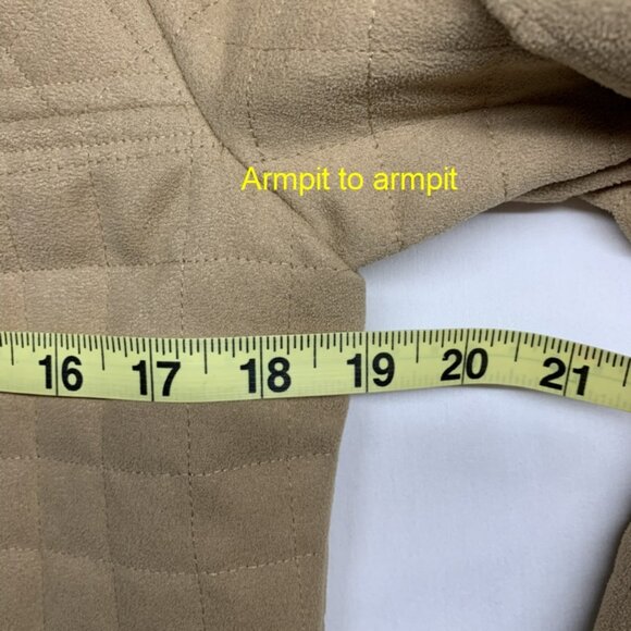 Unique! Ligthweight, Zippered Outdoor Jacket - Picture 3 of 8